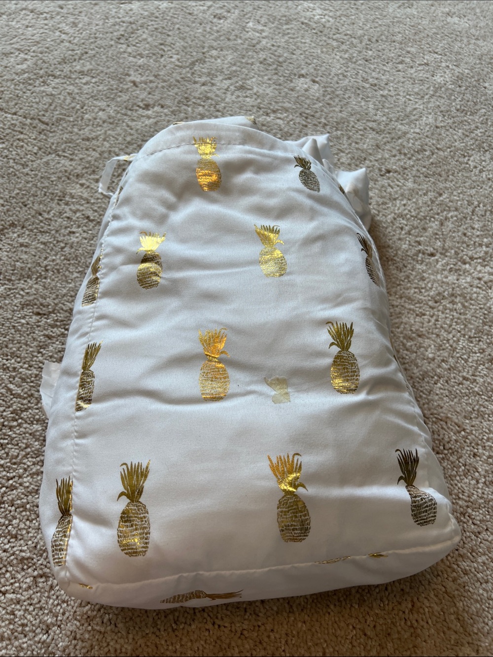 Target White Full Size Sheet Set with Metallic Gold Pineapple Pattern